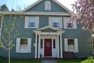 729 Main St, Athens, PA 18810-1823