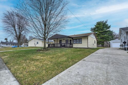 755 Central Dr, Marion, OH 43302-1913