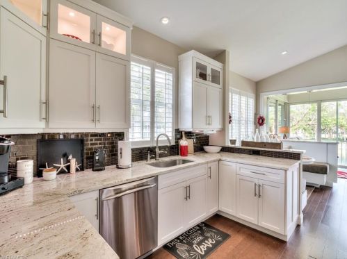 2115 Aberdeen Ln, Naples, FL 34109-1427