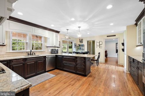 106 Longfields Way, Downingtown PA  19335-4486 exterior