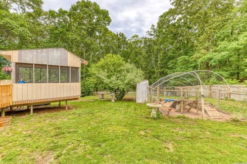 442 Deep Hole Rd, Baiting Hollow NY  11933-1455 exterior