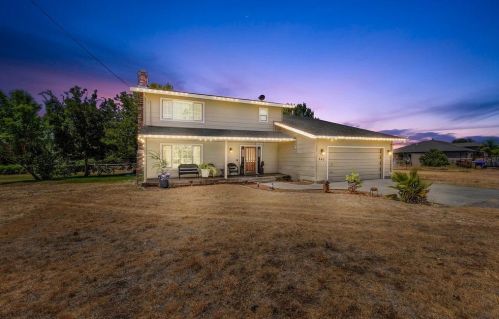 240 Artesia Rd, Elverta, CA 95626-9527