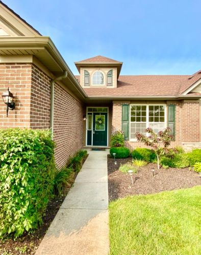 10060 Prairie Knoll Ct, Dyer, IN 46373-8752