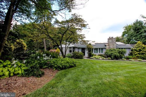 36 Boulder Brook Dr, Wilmington, DE 19803-4015
