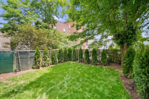 81 Edgewater Pl, Edgewater NJ  07020-1205 exterior