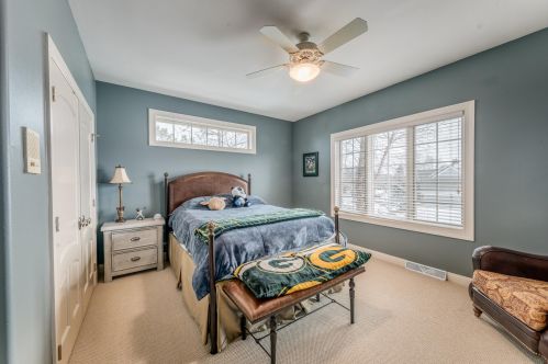 603 Thornbush Cir, Chenequa WI  53029-8648 exterior