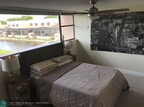 12359 11th Ct, Hollywood FL  33026-4385 exterior