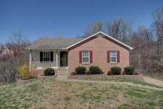 946 Roedeer Dr, Clarksville, TN 37042-5977