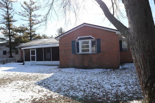 826 Damon Dr, Washington Ch, OH 43160-2425