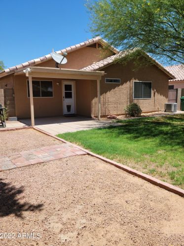 8637 Capri Ave, Mesa, AZ 85208-8211