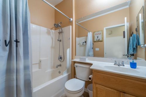 2937 Gambler Hill Ct, Riverbank CA  95367-9453 exterior