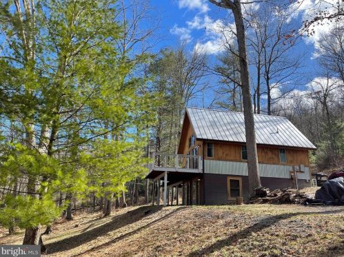 229 Wildlife Dr, Lost City, WV 26810-8431