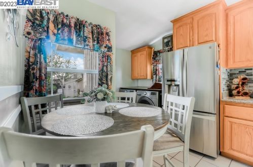 2708 Humboldt Ave, Oakland CA  94602-3635 exterior