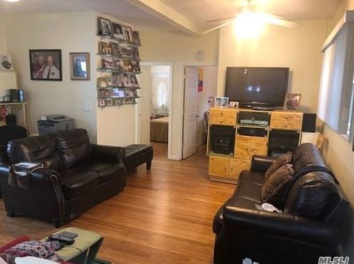 339 Beach 40th St, Far Rockaway, NY 11691-1412