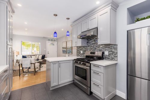 4512 Ellen St, Oakland CA 94601-4729 exterior