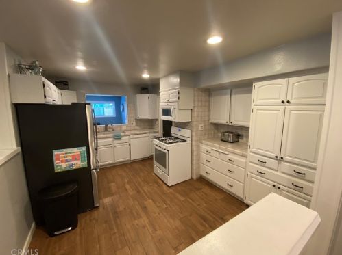 10402 Whirlaway St, Cypress CA  90630-4466 exterior