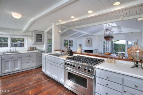 279 Santa Rosa Ln, Santa Barbara CA  93108-2613 exterior