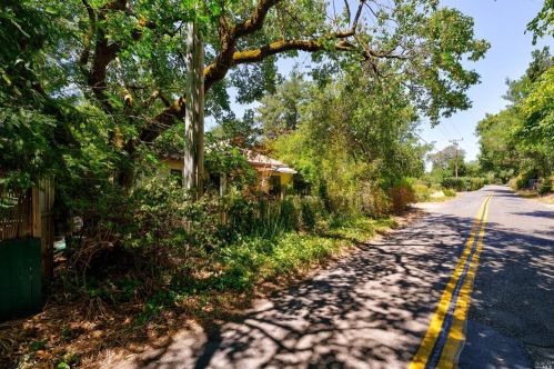3280 Hicks Rd, Sebastopol, CA 95472-2414