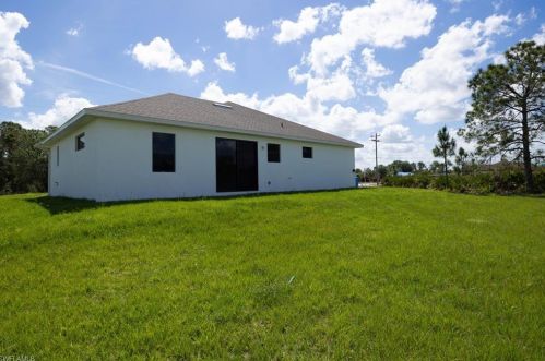 448 Rayneta St, Lehigh Acres FL 33974-0491 exterior