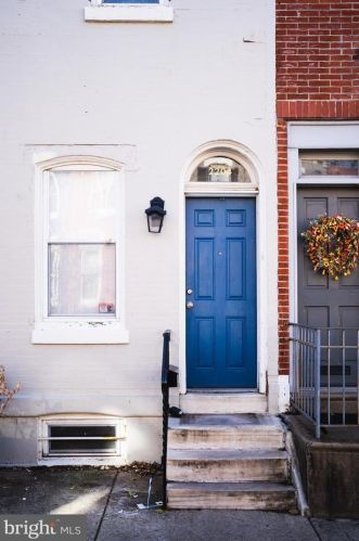 2204 Catharine St, Philadelphia, PA 19146-1704