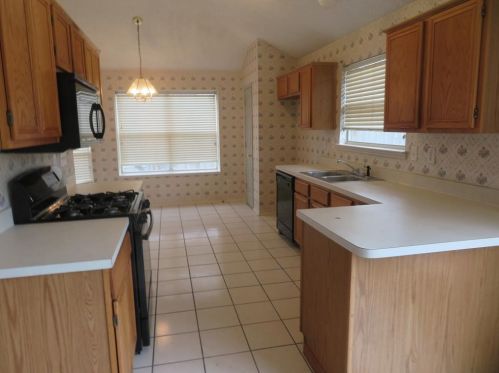 1104 Germany Dr, Cedar Hill TX  75104-2368 exterior