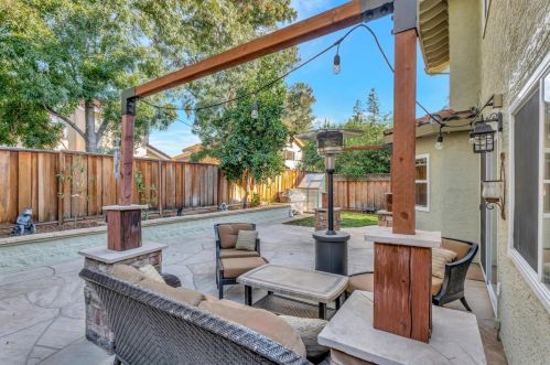 17337 Tassajara Cir, Morgan Hill CA  95037-7023 exterior