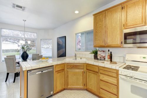 664 Diamond Glen Cir, Folsom CA  95630-3168 exterior