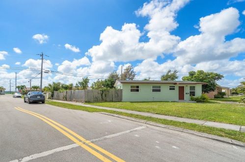 1400 7th St, West Palm Beach, FL 33401-3028