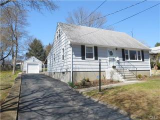 615 Light St, Stratford CT  06614-4659 exterior