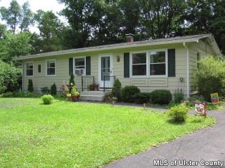 329 Pine St, West Saugerties, NY 12477-3523
