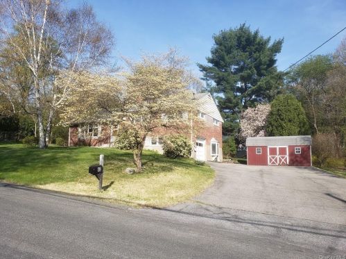 40 Hy Vue Dr, Newburgh, NY 12550-1831