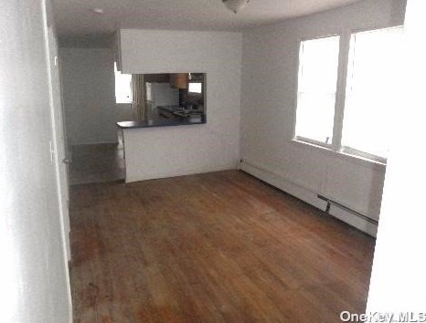 21 Cypress St, Wheatley Heights, NY 11798-4024