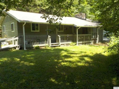 246 Shields View Dr, Gatlinburg, TN 37738-5706