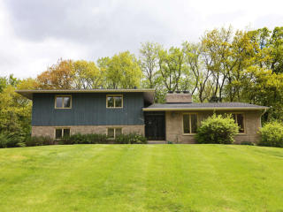 1220 Urbandale Ln, Minneapolis, MN 55447-2554