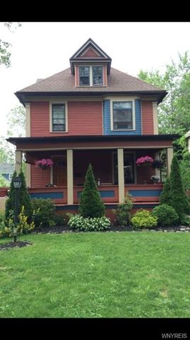 102 Tillinghast Pl, Buffalo, NY 14216-3420
