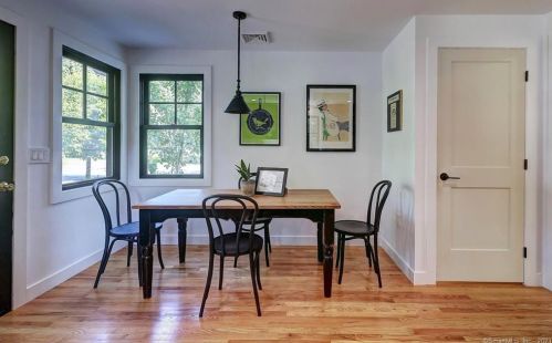 28 Tower St, Milford CT  06460-3213 exterior