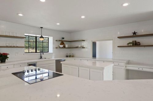 11331 Scarlet Oak Dr, Valley Home CA  95361-9542 exterior