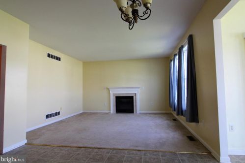 132 Parkers Dr, Dover DE  19904-1467 exterior