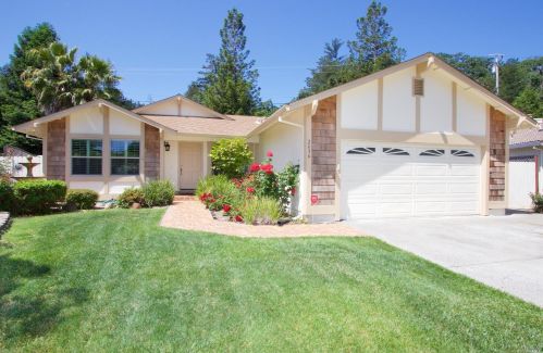 2636 Knolls Dr, Santa Rosa, CA 95405-8302