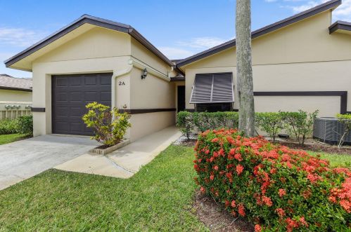 2 Ridge Pointe Dr, Boynton Beach, FL 33435-6700
