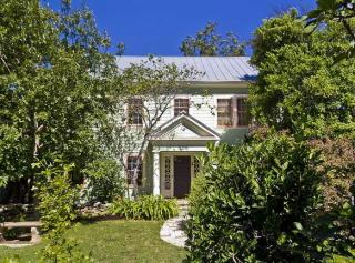 806 31st St, Austin TX  78705-2148 exterior