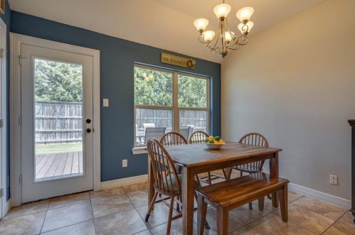 4020 Lone Star Ln, Denton TX  76210-3499 exterior