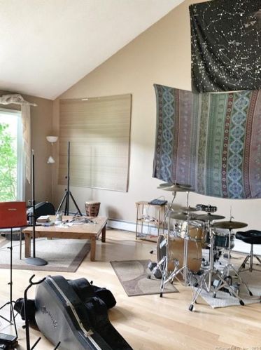 7 Orchard Farms Rd, Colchester CT  06415-2623 exterior