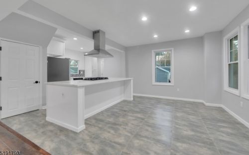 5 Irving St, East Orange NJ  07018-1913 exterior