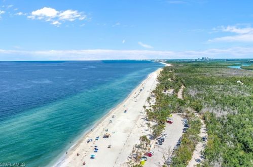 10482 Gulf Shore Dr, Naples FL  34108-2032 exterior