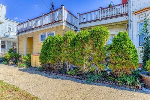 37 Ocean Pathway, Ocean Grove, NJ 07756-1645