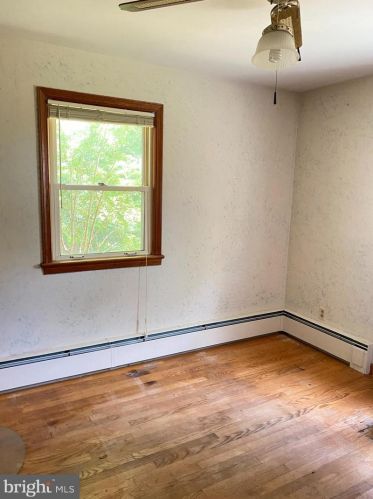 1354 Woodside Dr, Woodbridge VA  22191-3038 exterior