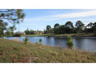 105 Capri Ave, Sebastian, FL 32958-5627