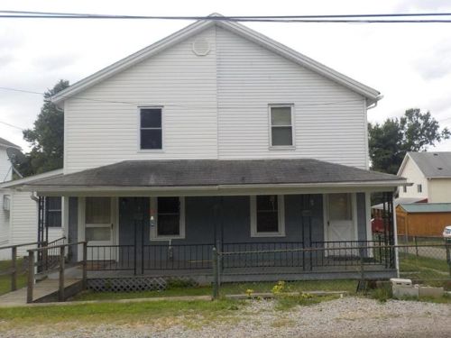 914 Penn St, Uledi, PA 15484-1002