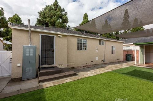 5634 Oliva Ave, Lakewood CA  90712-1612 exterior